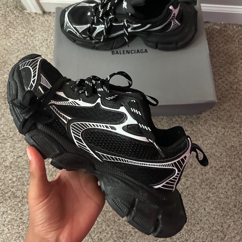 Balenciaga 3XL “Black” (Size:42)